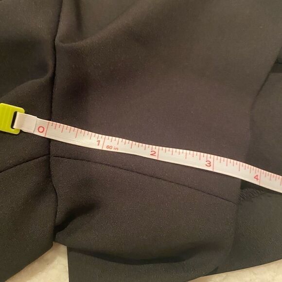 Zara  Black Shorts Size Small Pleated - Picture 4 of 10